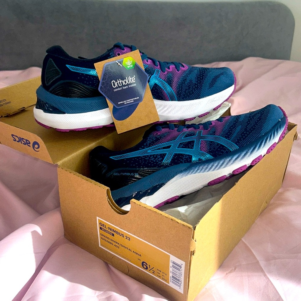 ASICS Gel Nimbus 23 Women Size 6.5 Sneakers Brand New